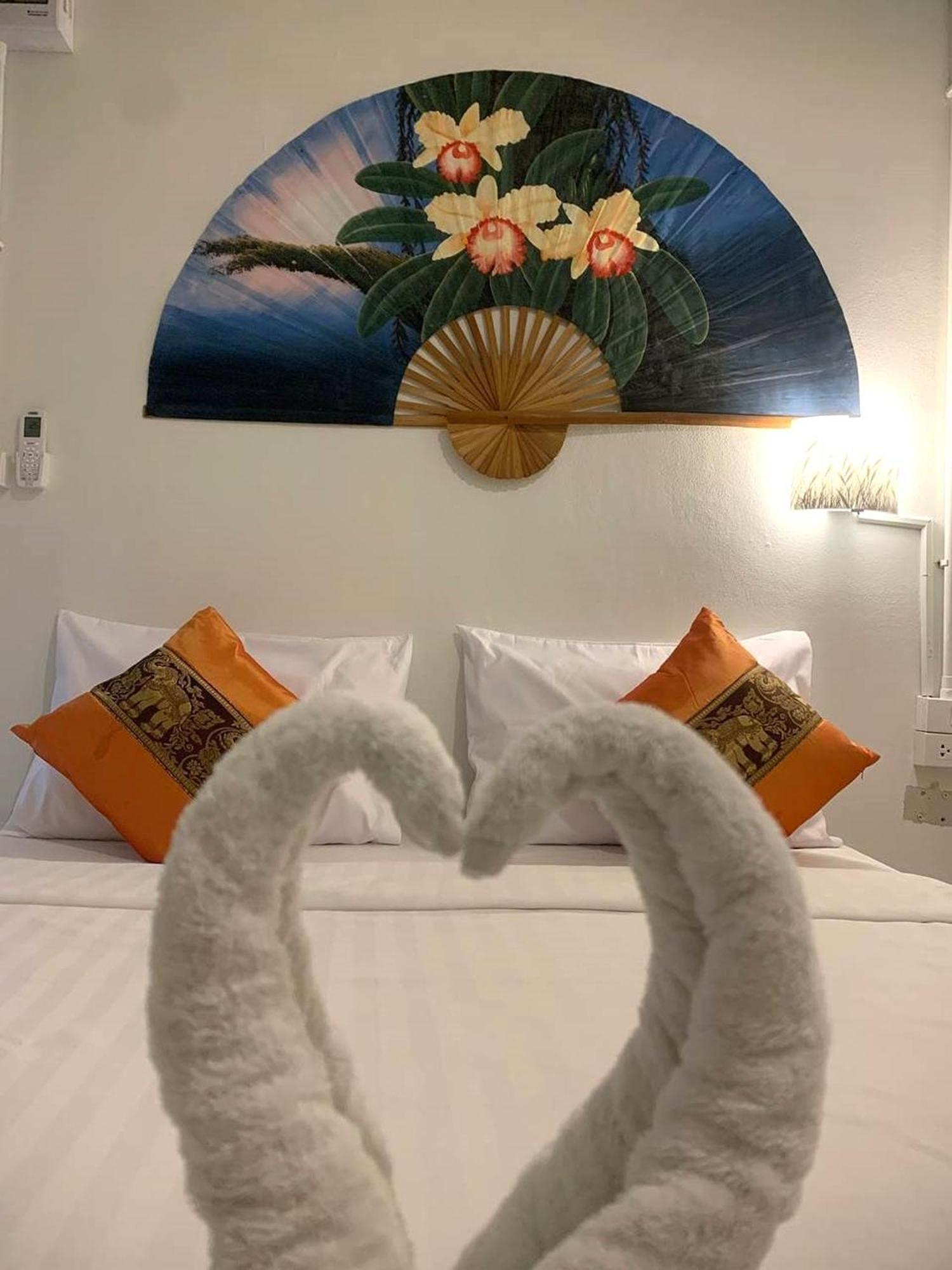 Hotel Remember @ Phuket Town Extérieur photo
